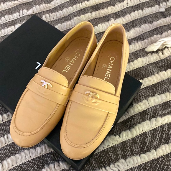 CHANEL, Shoes, Chanel Beige Lambskin Loafers